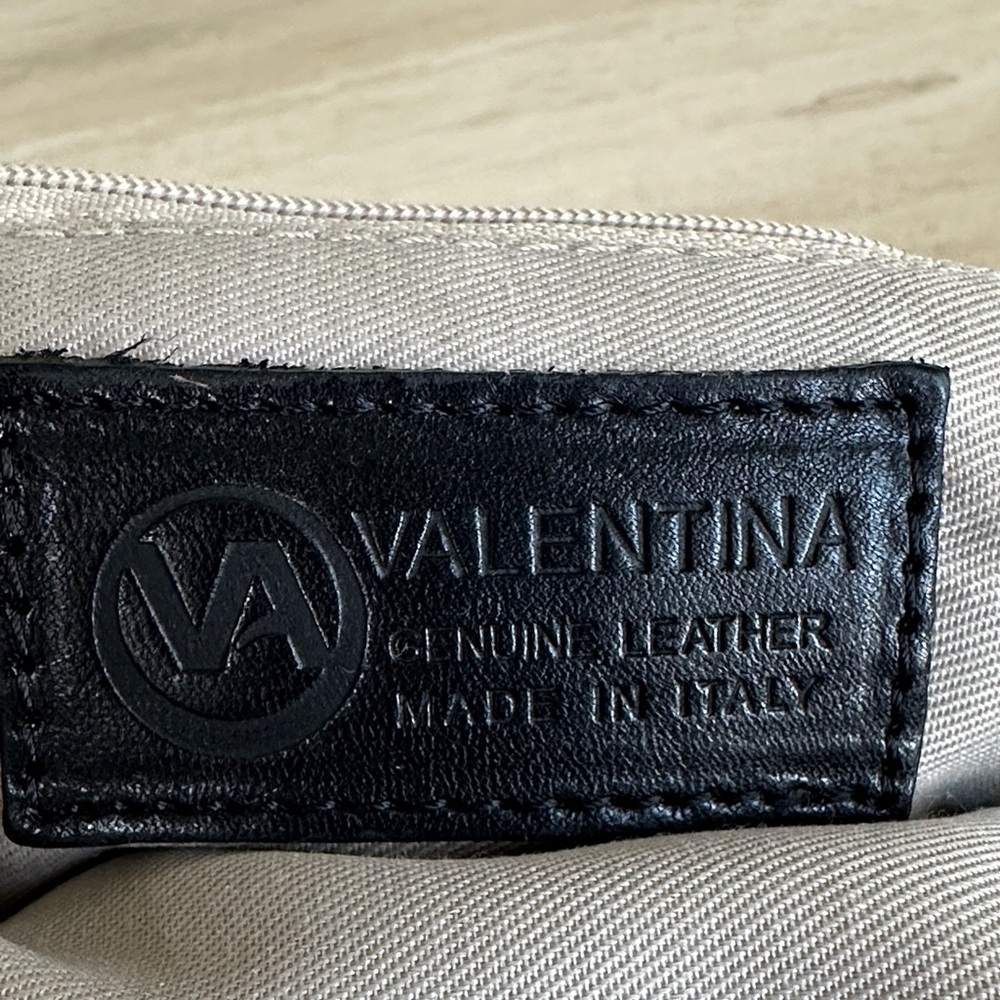 Valentina Leather Crossbody Sling Bag - Classic Travel Carry - Picture 3 of 9